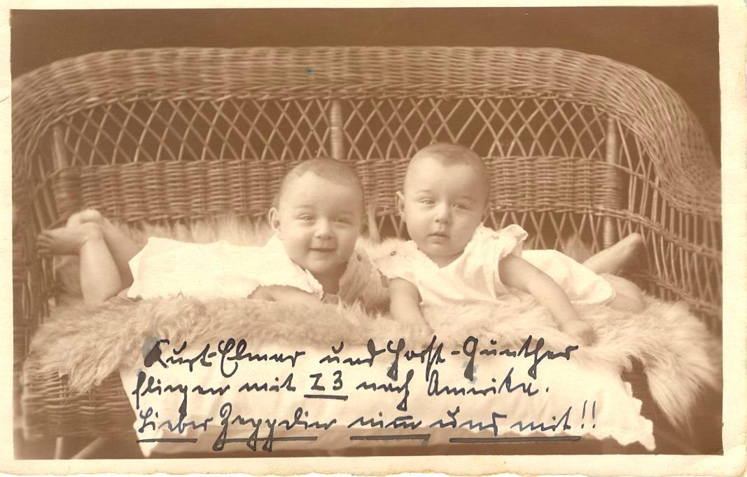 Familie Felder: Josef, Maria, Zwillingsshne Kurt u. Horst 1923